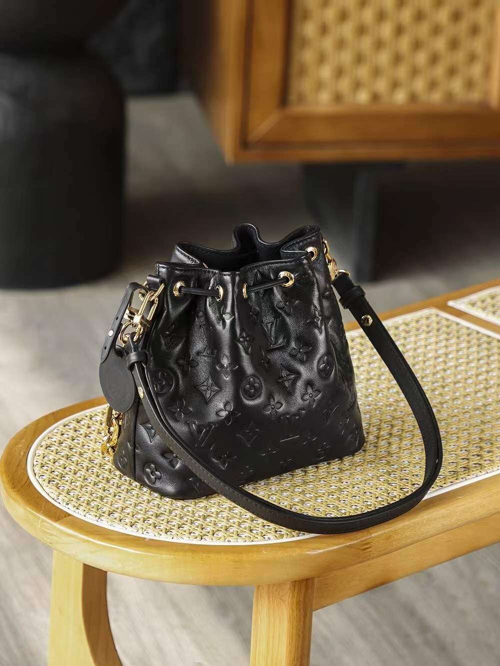 LOUIS VUITTON COUSSIN BUCKET BAG - Picture 6 of 8